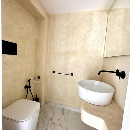 Liberty Palace בית הארחה 3*