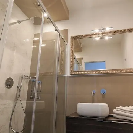 Pensión Liberty Palace 4*